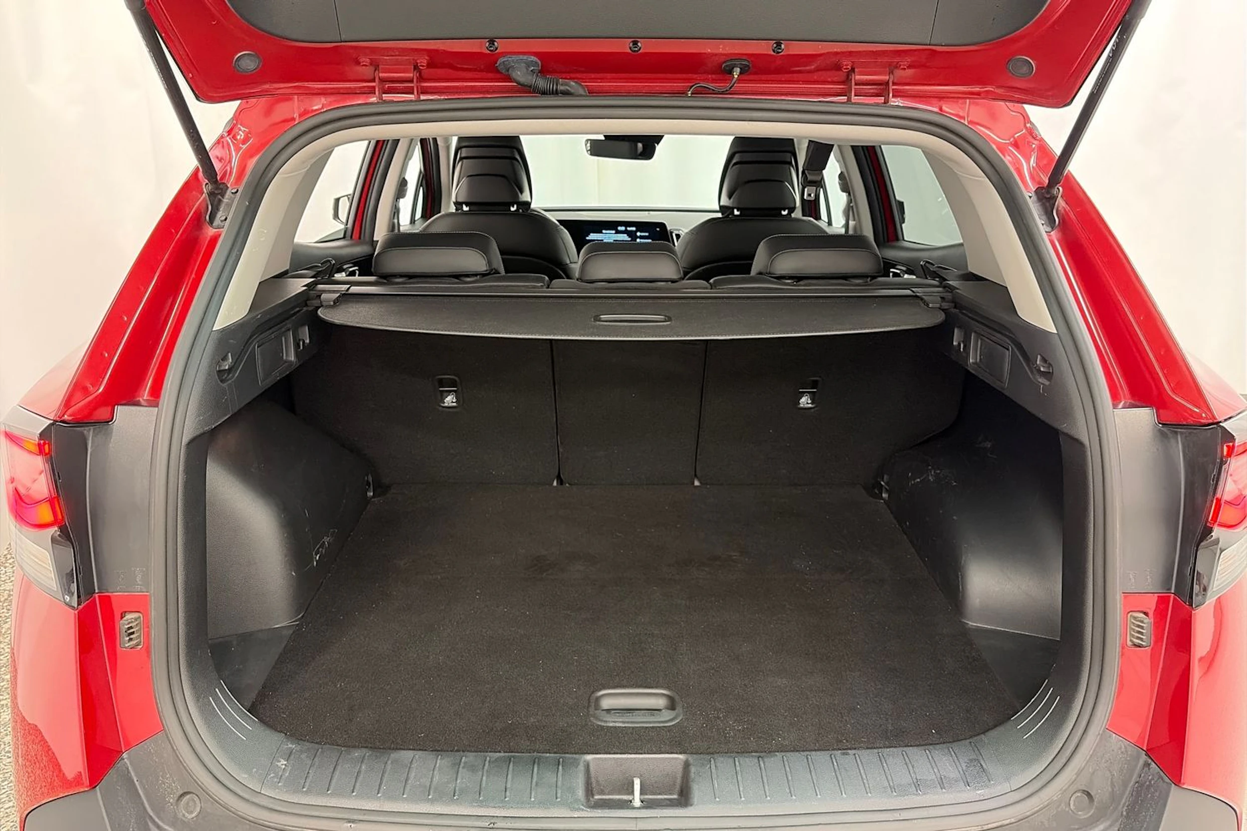 punainen Kia Sportage 2023 kuva 11.