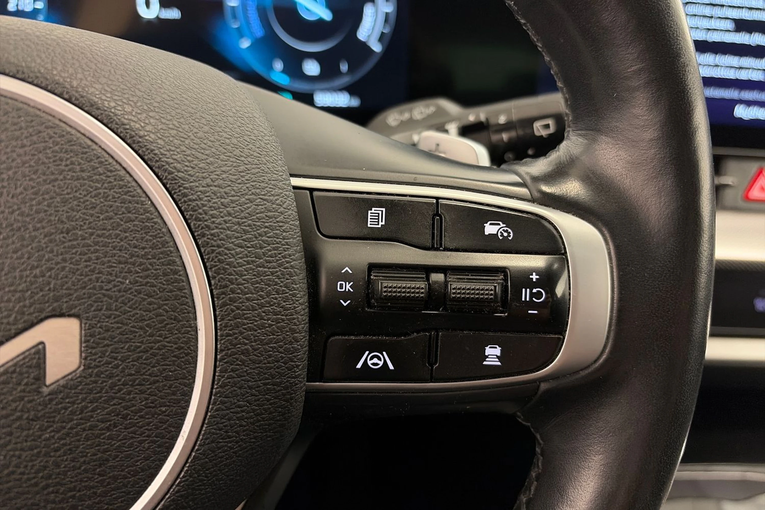 punainen Kia Sportage 2023 kuva 17.