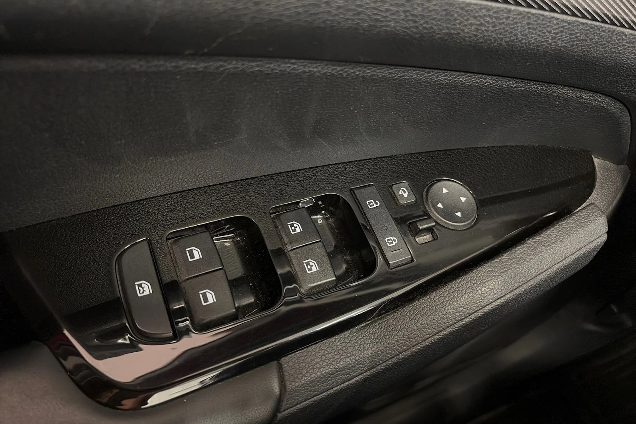 punainen Kia Sportage 2023 kuva 27.