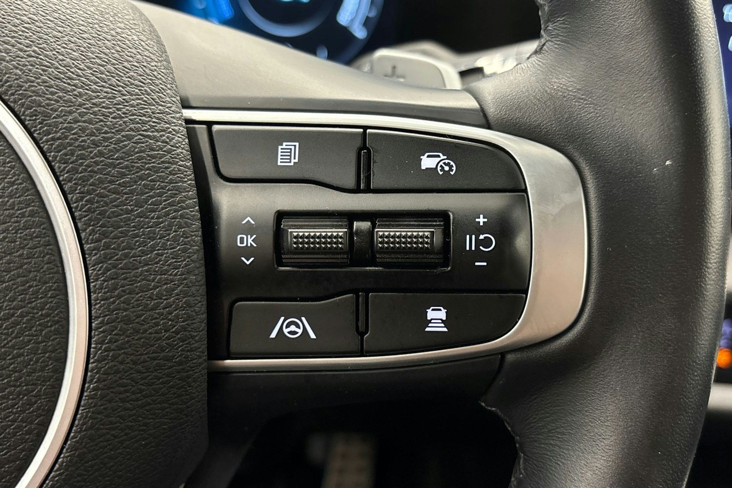 valkoinen Kia Sportage 2023 kuva 16.