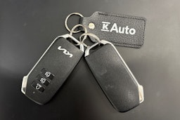 valkoinen Kia Sportage 2023 kuva 28.
