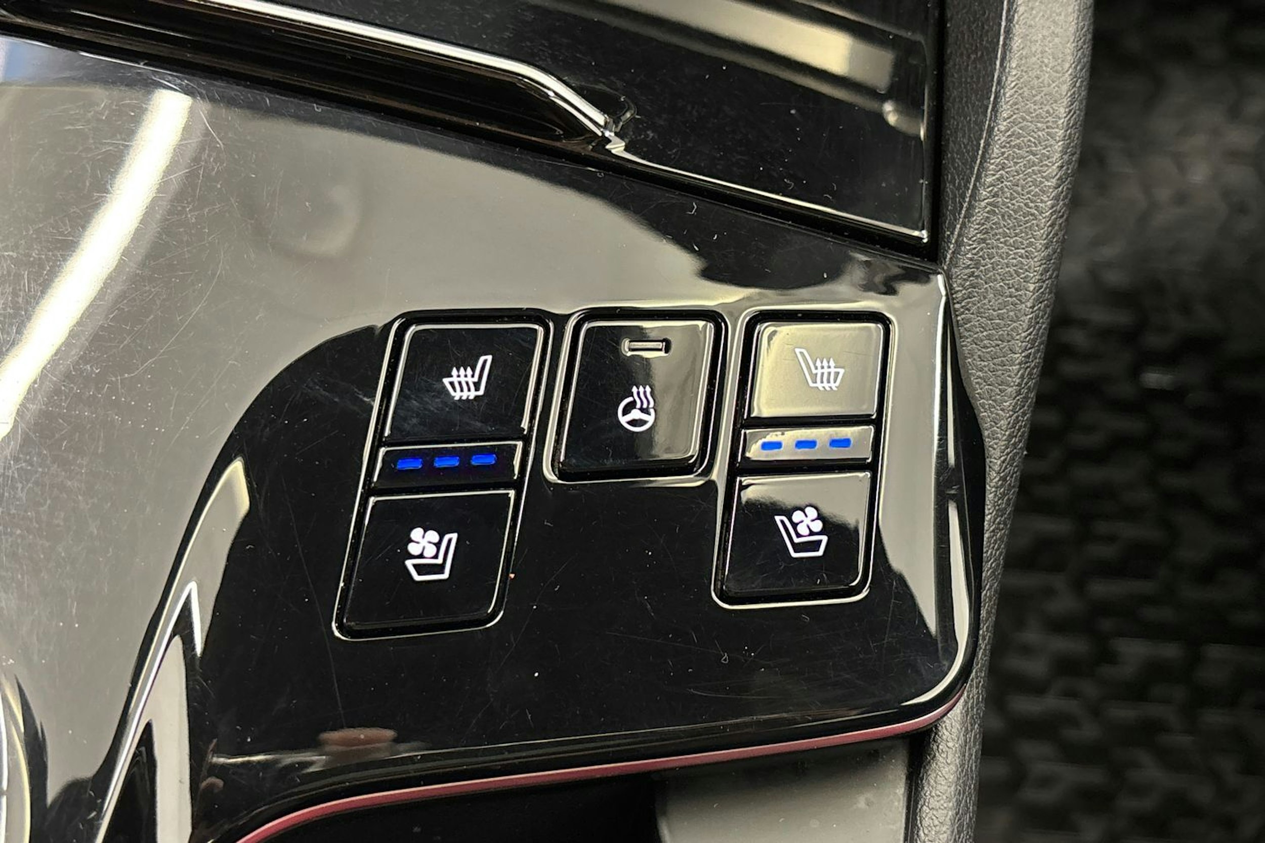 valkoinen Kia Sportage 2023 kuva 29.