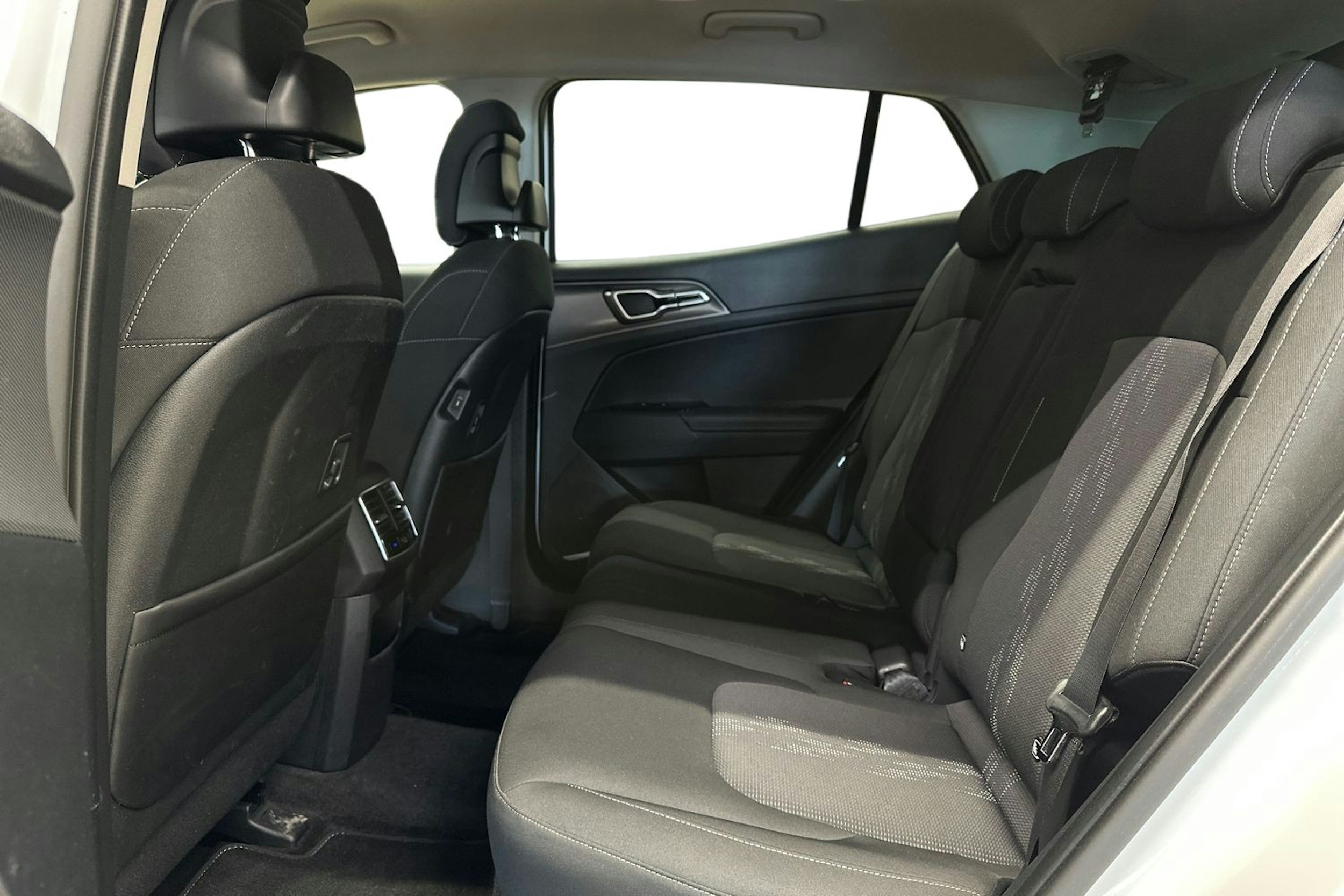 valkoinen Kia Sportage 2024 kuva 10.