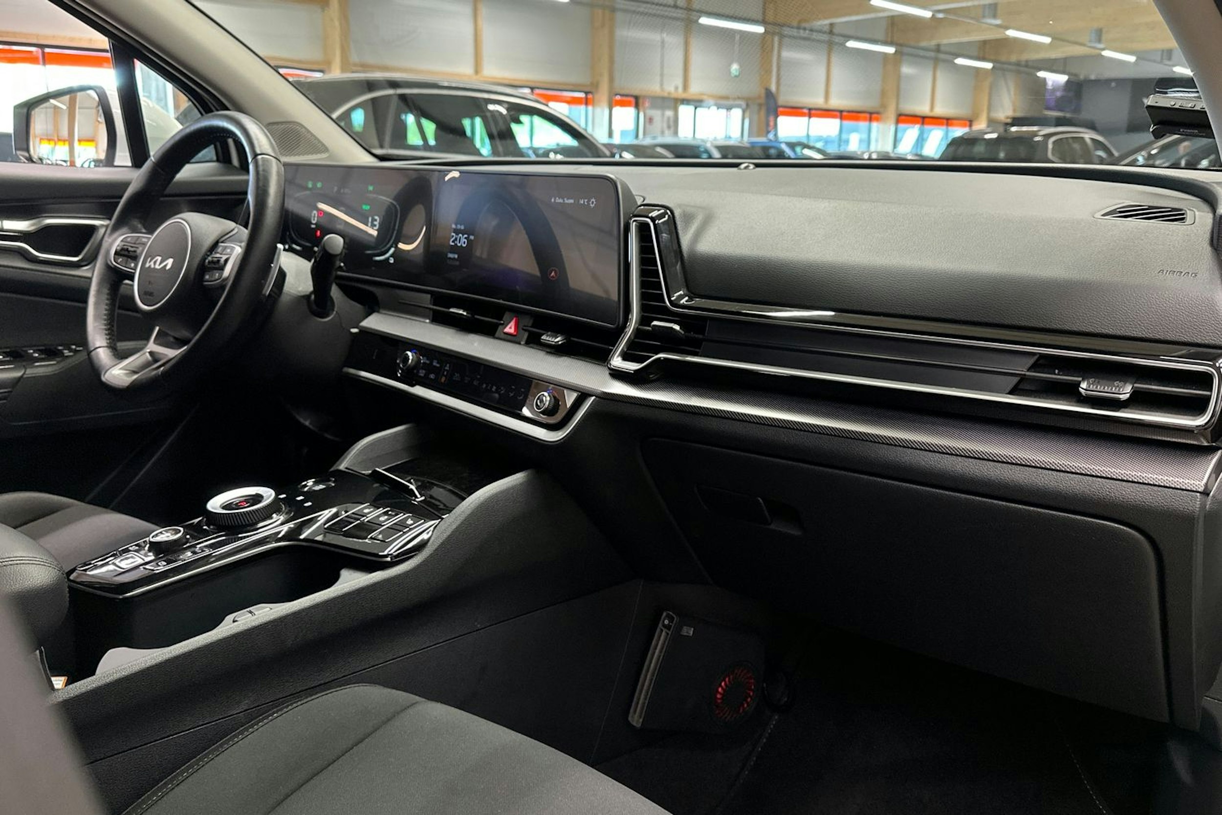 valkoinen Kia Sportage 2024 kuva 12.