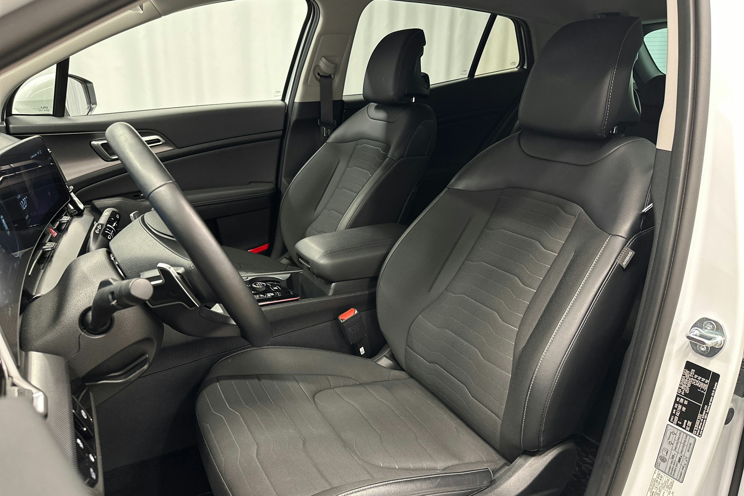 valkoinen Kia Sportage 2025 kuva 17.