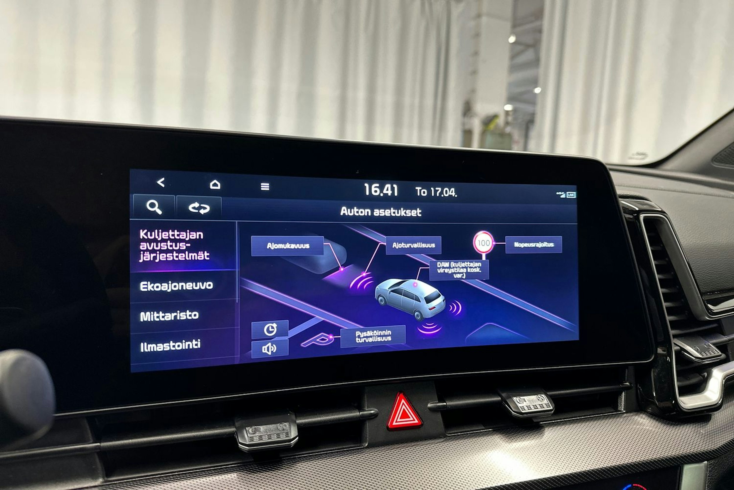 valkoinen Kia Sportage 2025 kuva 22.