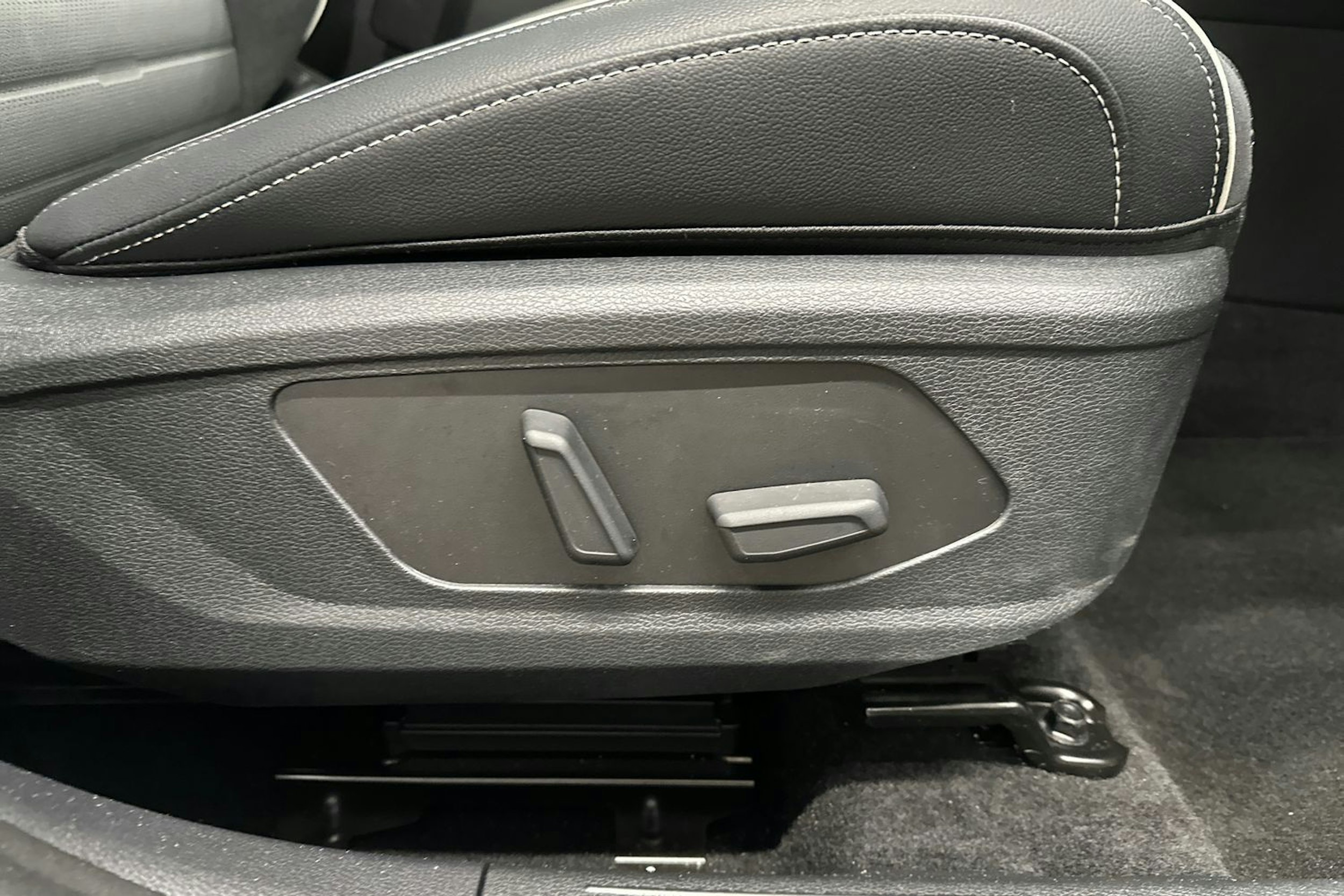 valkoinen Kia Sportage 2025 kuva 32.