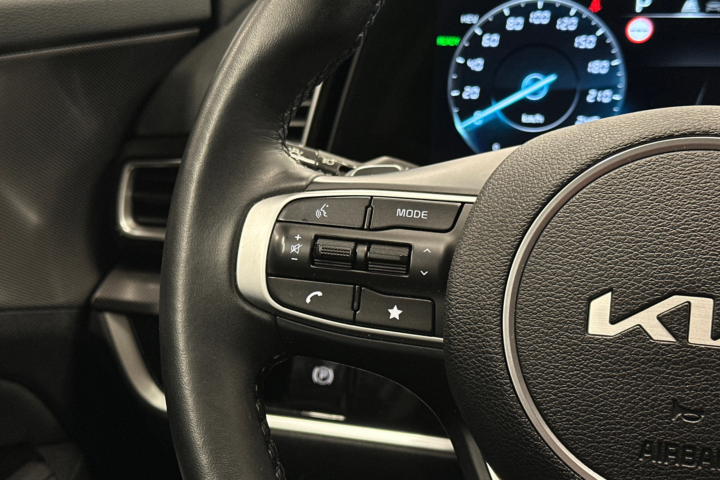 vihreä Kia Sportage 2025 kuva 18.