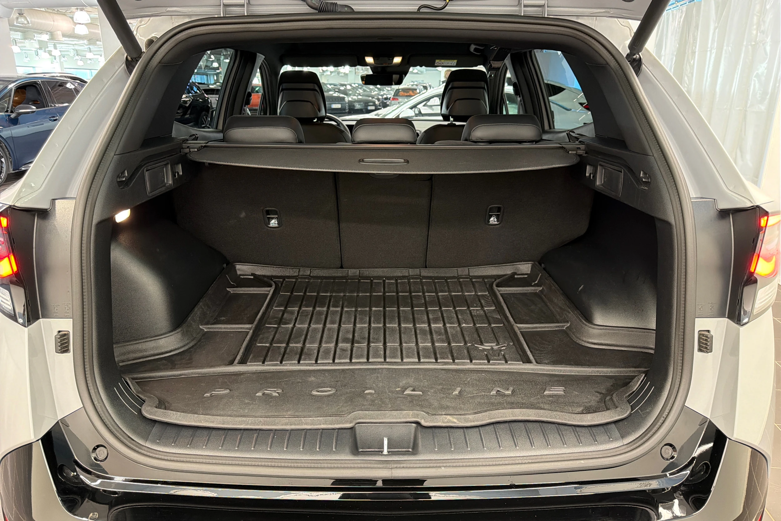 Harmaa Kia Sportage 2025 kuva 11.