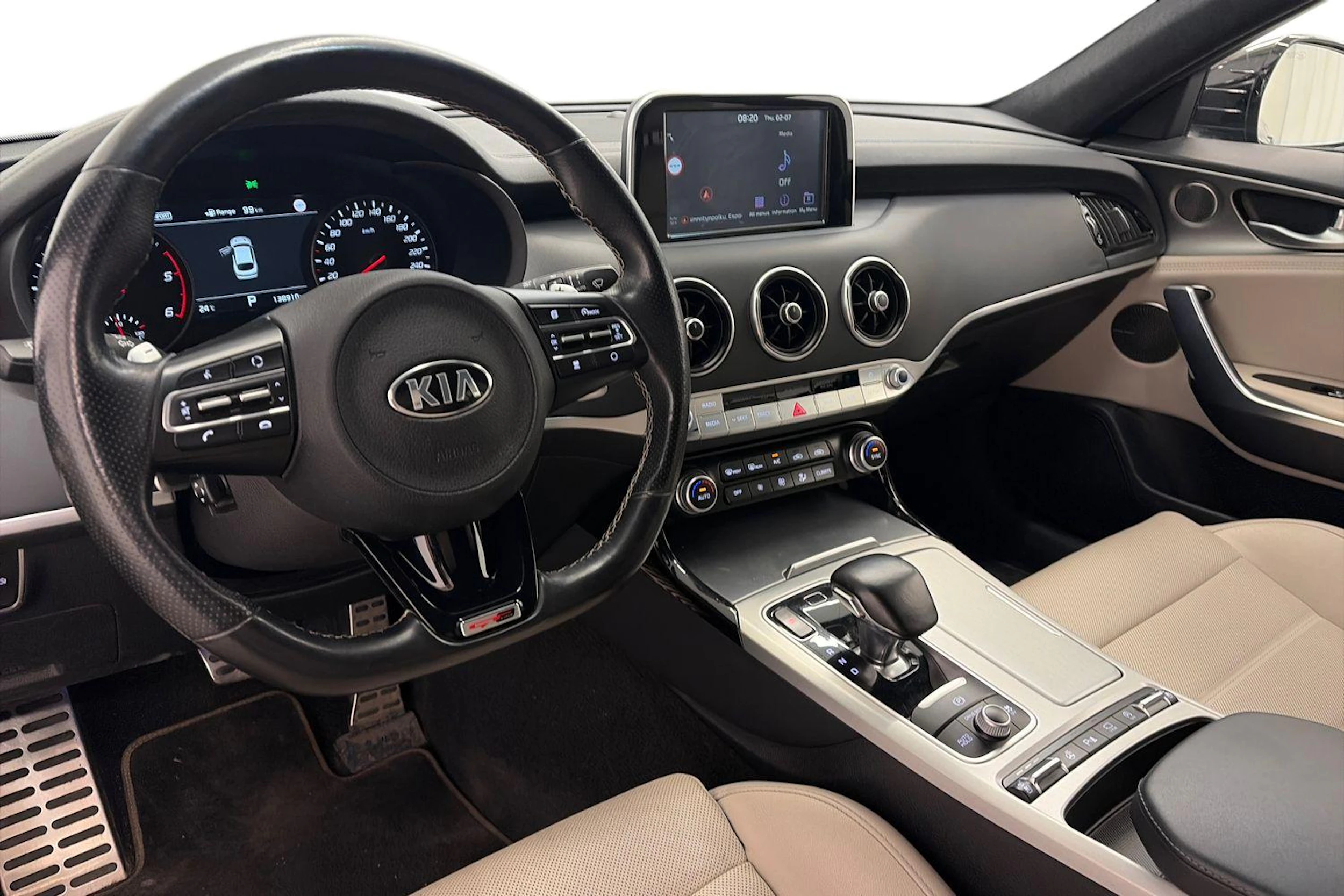 harmaa Kia Stinger 2018 kuva 6.