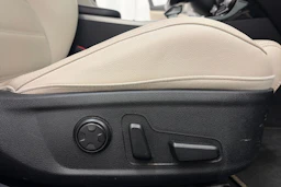 harmaa Kia Stinger 2018 kuva 17.