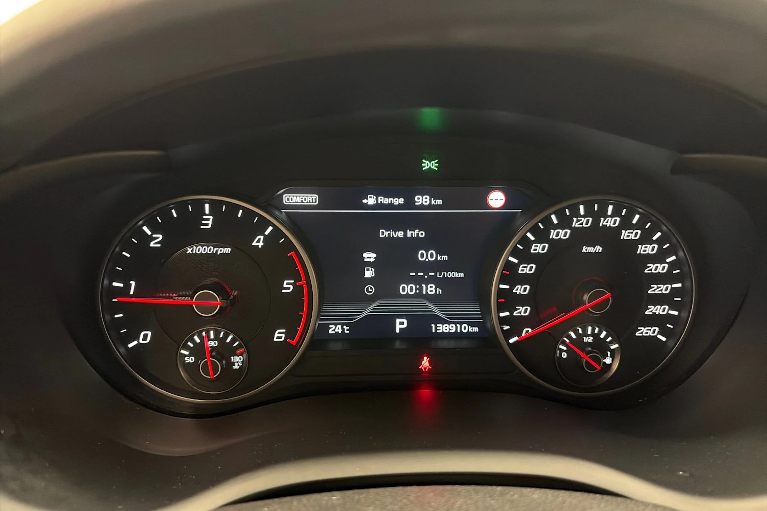 harmaa Kia Stinger 2018 kuva 19.