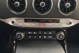 harmaa Kia Stinger 2018 kuva 29.