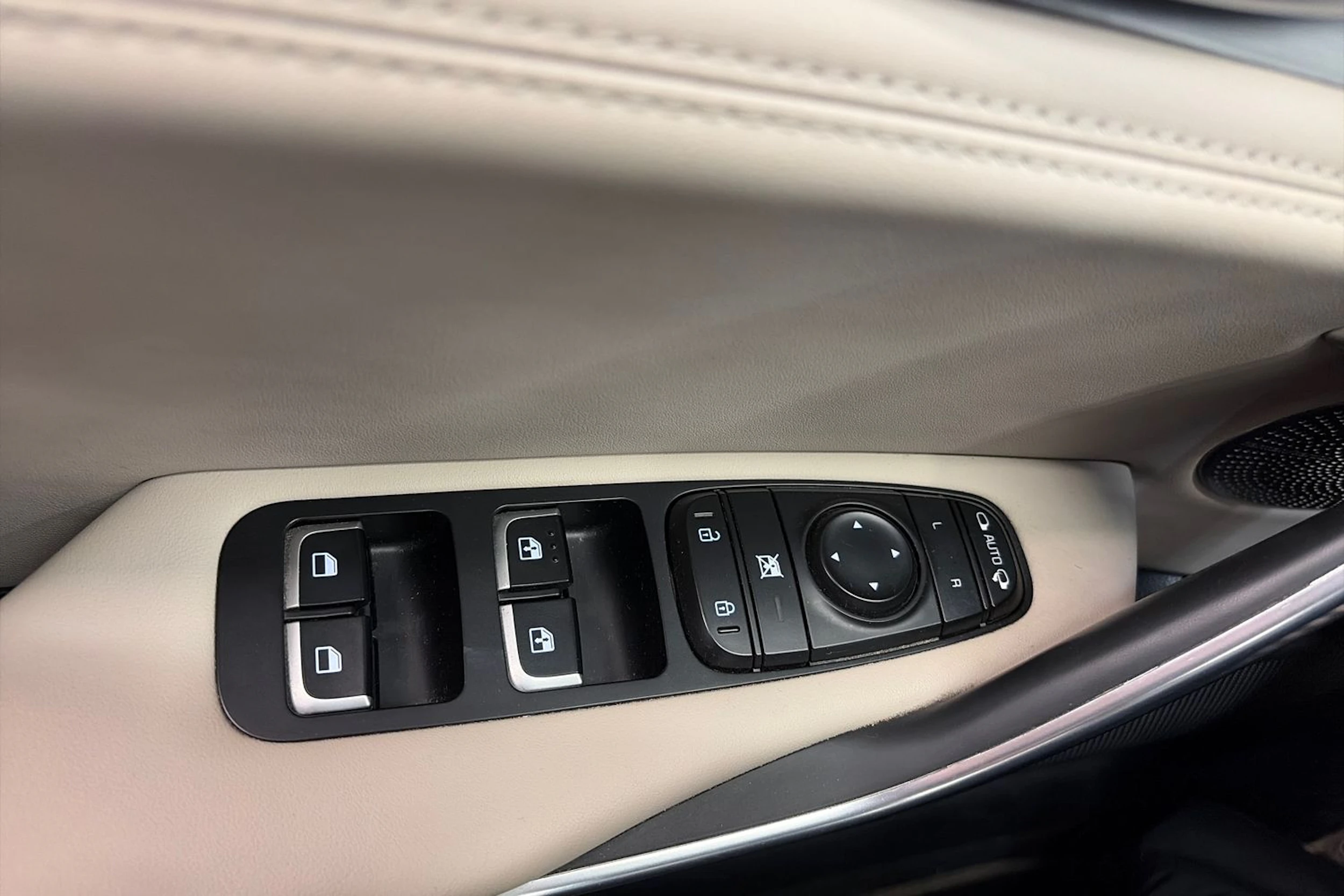 harmaa Kia Stinger 2018 kuva 32.