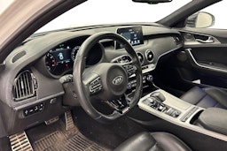valkoinen Kia Stinger 2020 kuva 3.