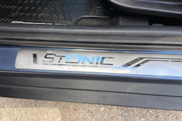sininen Kia Stonic 2018 kuva 16.