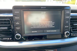 sininen Kia Stonic 2018 kuva 17.