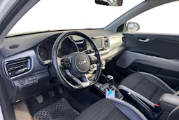 valkoinen Kia Stonic 2018 kuva 3.