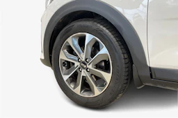 valkoinen Kia Stonic 2018 kuva 9.