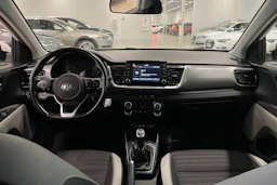 valkoinen Kia Stonic 2018 kuva 11.