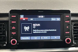 valkoinen Kia Stonic 2018 kuva 18.