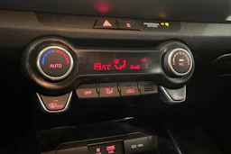 valkoinen Kia Stonic 2018 kuva 22.