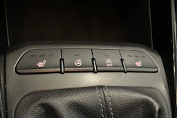 valkoinen Kia Stonic 2018 kuva 23.