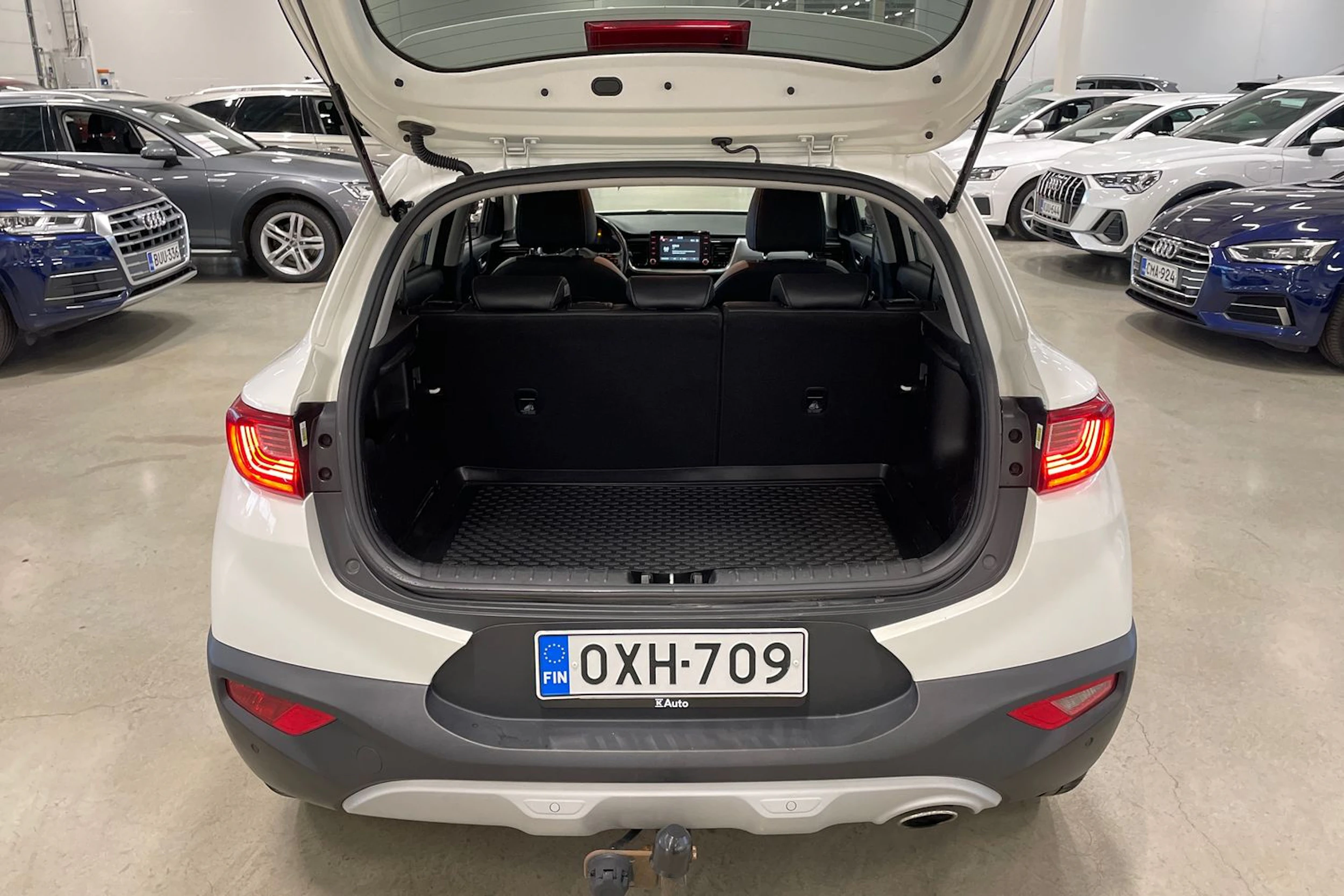 valkoinen Kia Stonic 2018 kuva 27.