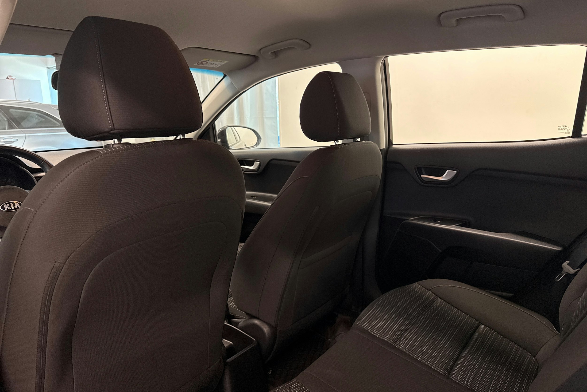 ruskea (beige) Kia Stonic 2018 kuva 13.