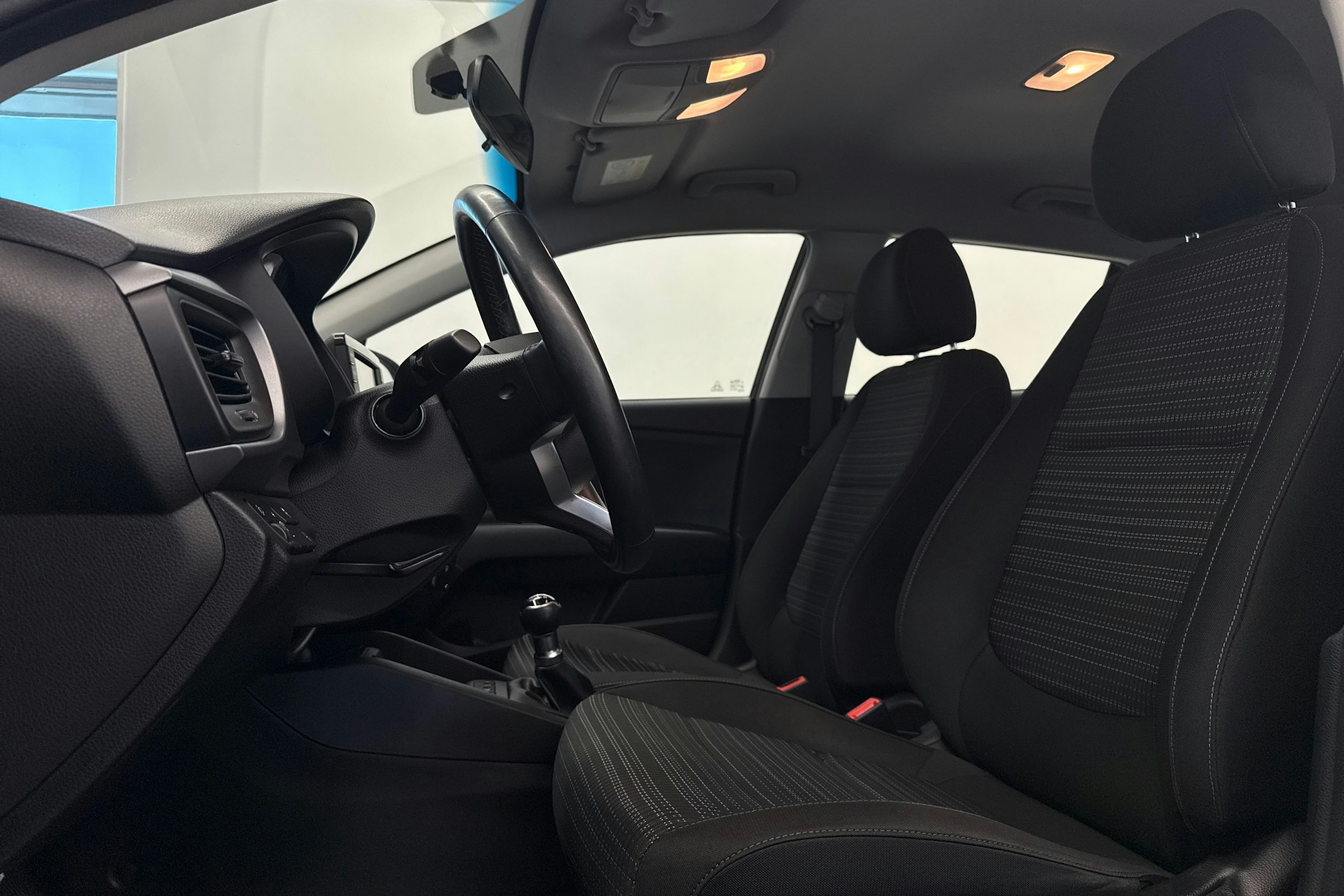 ruskea (beige) Kia Stonic 2018 kuva 14.