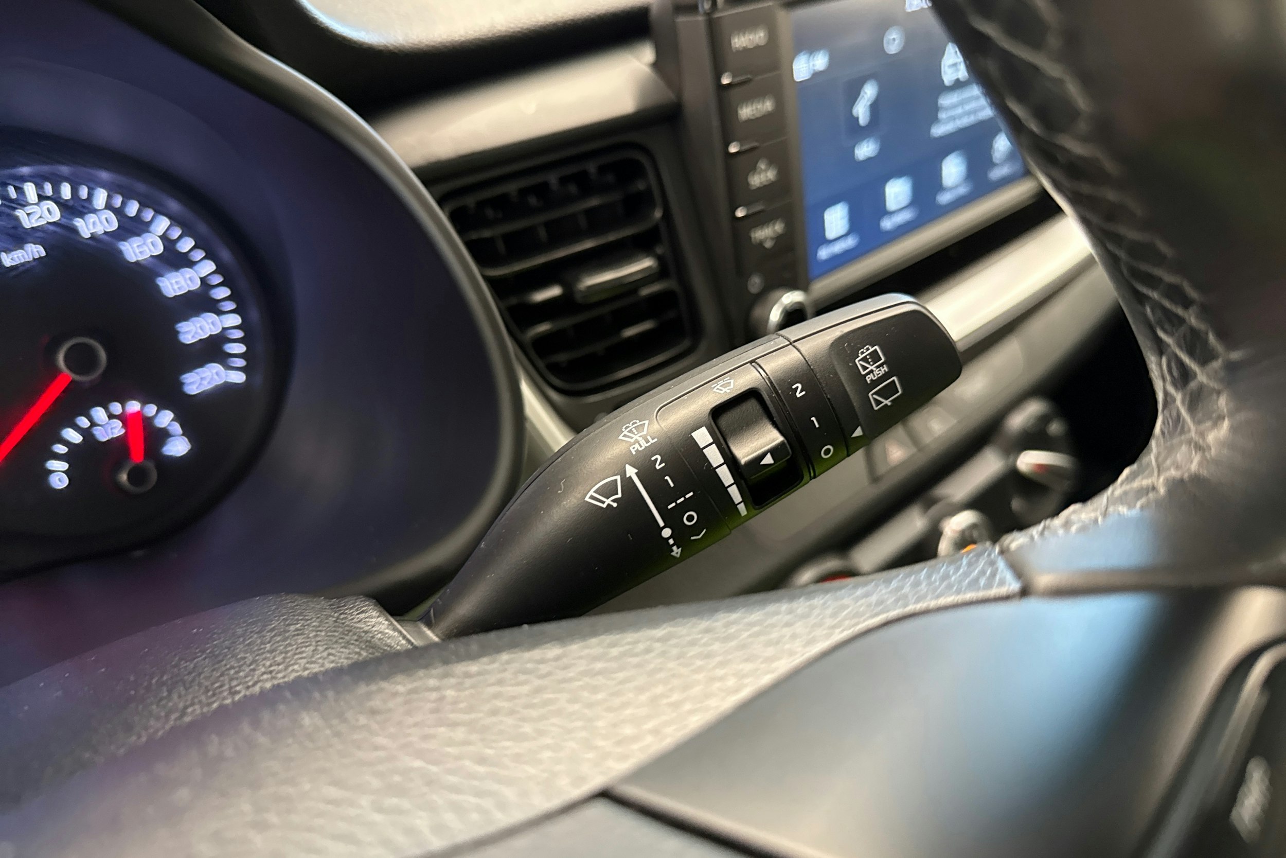 ruskea (beige) Kia Stonic 2018 kuva 18.