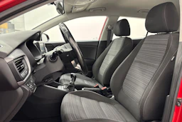 punainen Kia Stonic 2019 kuva 11.