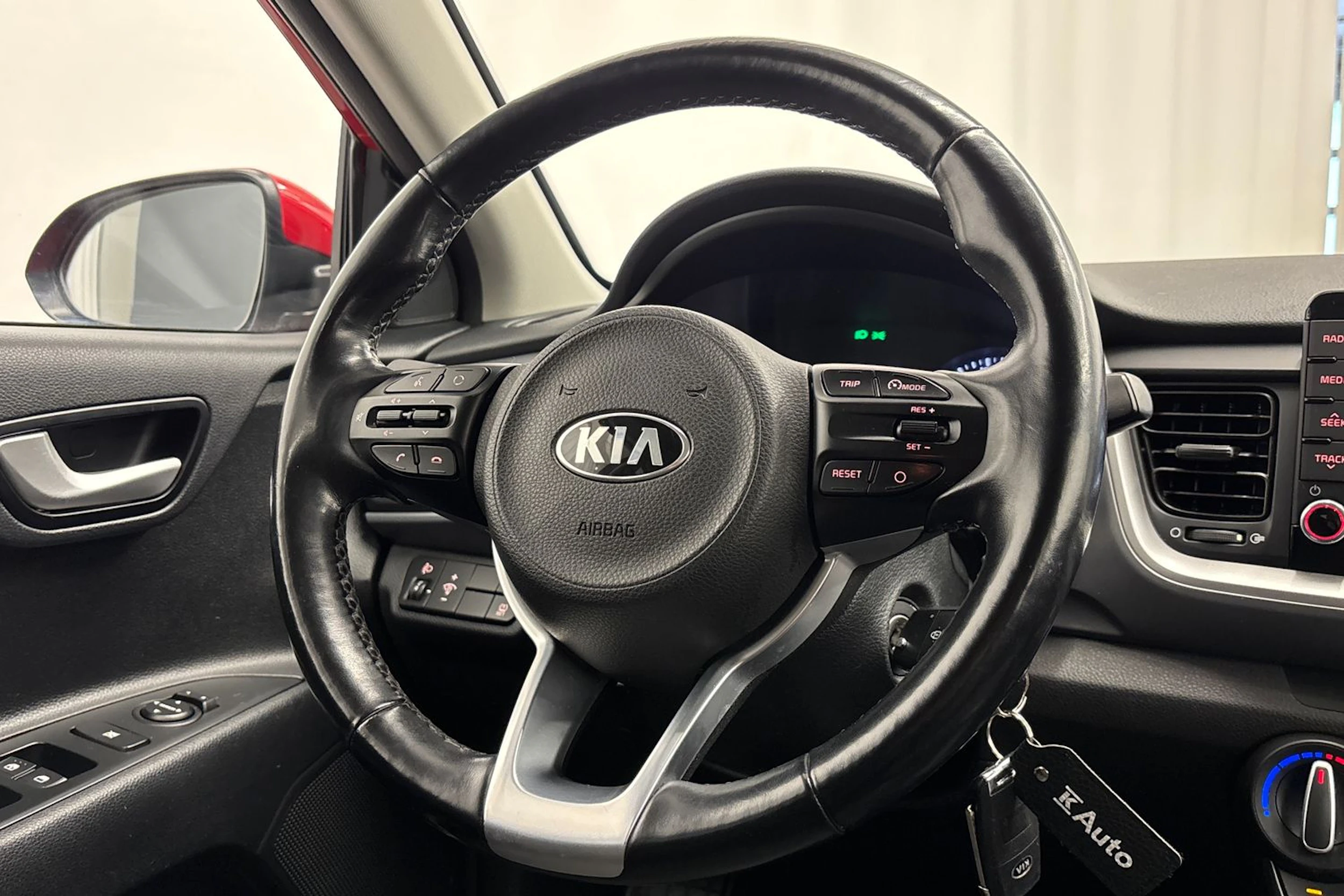 punainen Kia Stonic 2019 kuva 12.