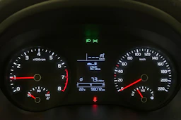 punainen Kia Stonic 2019 kuva 15.
