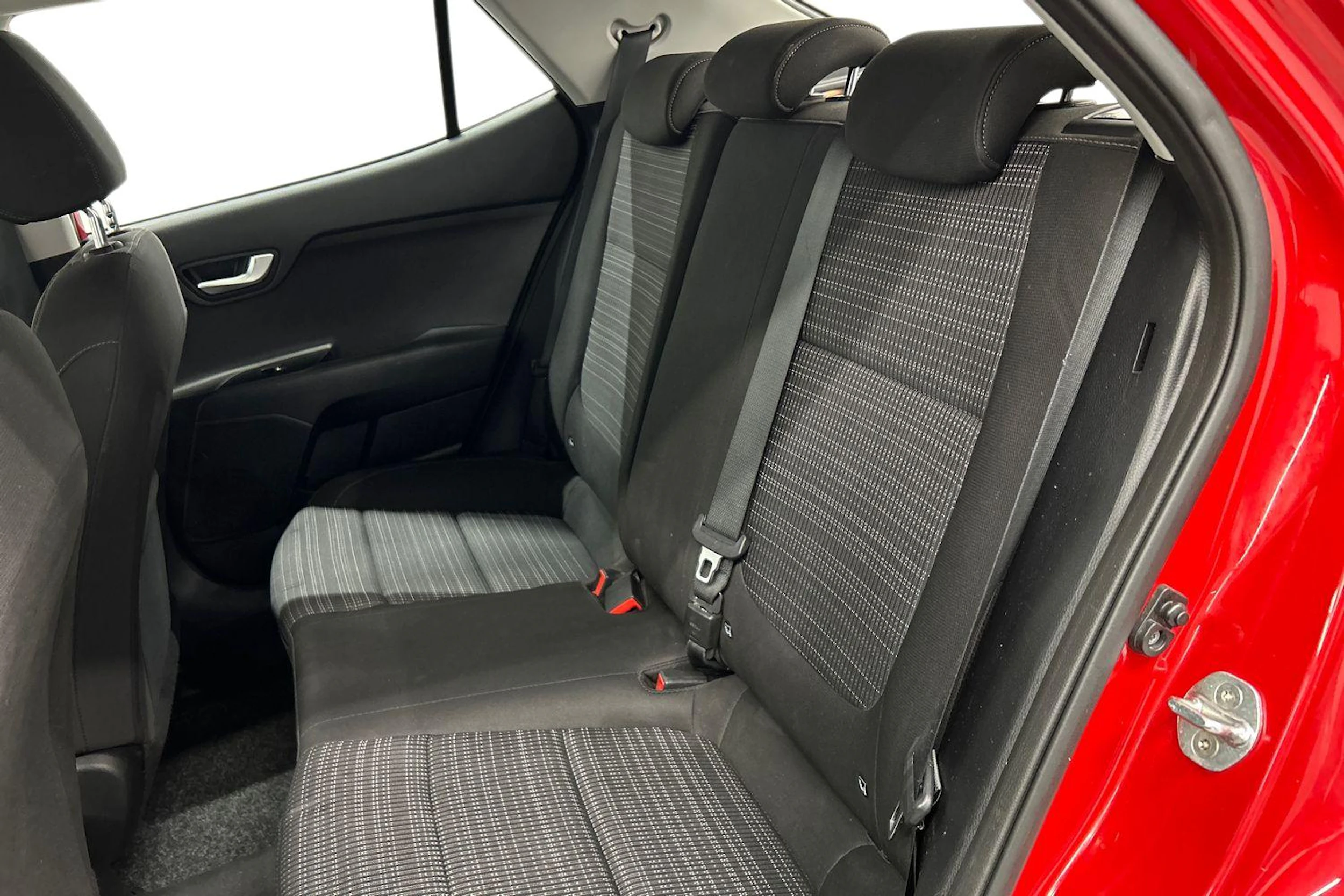 punainen Kia Stonic 2019 kuva 11.