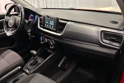 punainen Kia Stonic 2019 kuva 16.