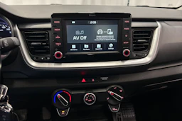 punainen Kia Stonic 2019 kuva 22.