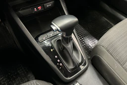 punainen Kia Stonic 2019 kuva 26.