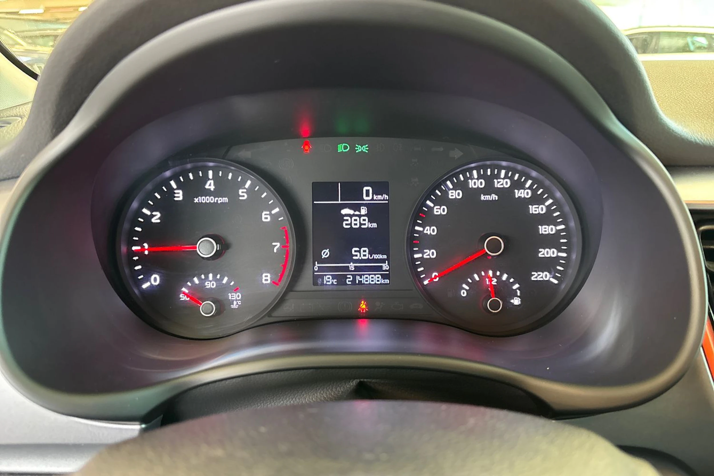 ruskea (beige) Kia Stonic 2019 kuva 11.
