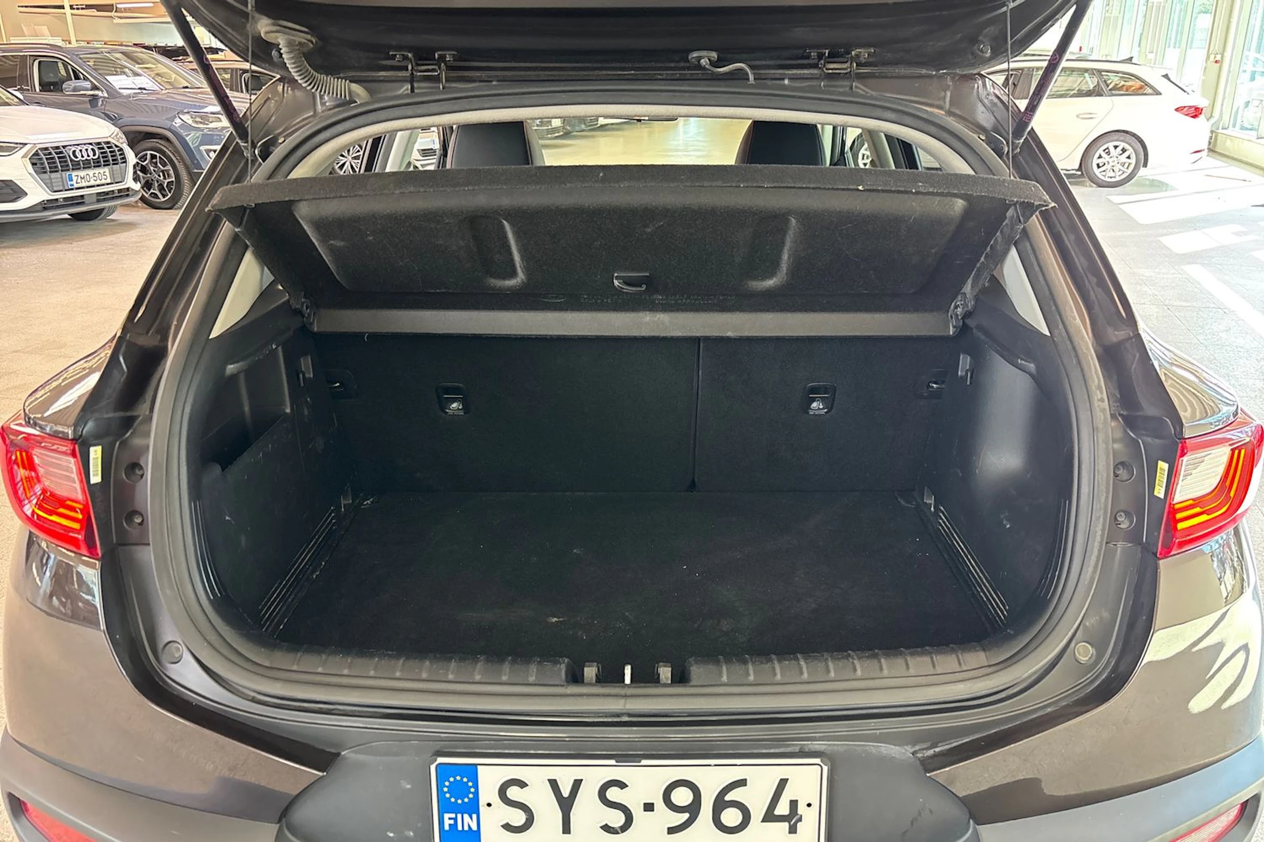 ruskea (beige) Kia Stonic 2019 kuva 19.