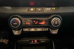 Musta Kia Stonic 2020 kuva 20.