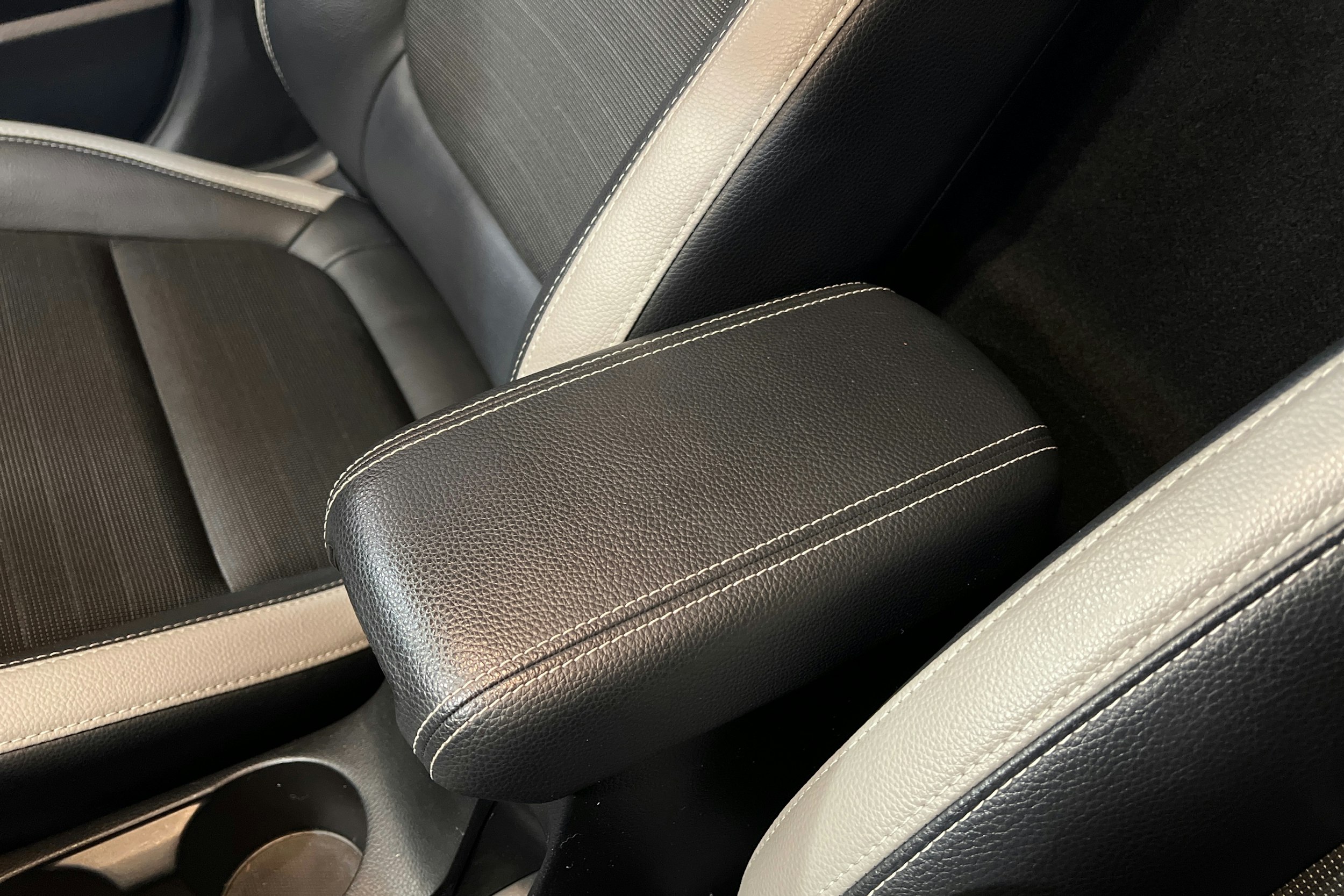 Musta Kia Stonic 2020 kuva 22.