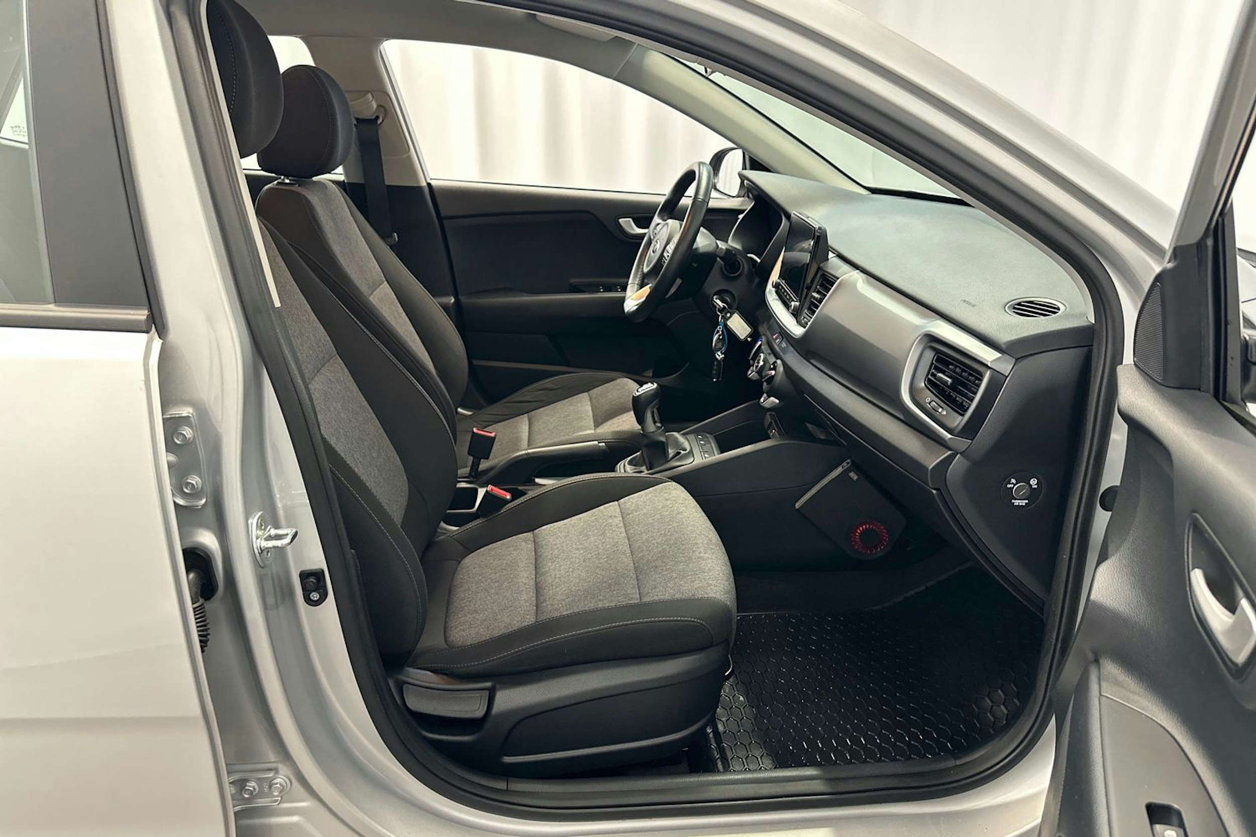 hopea Kia Stonic 2021 kuva 16.