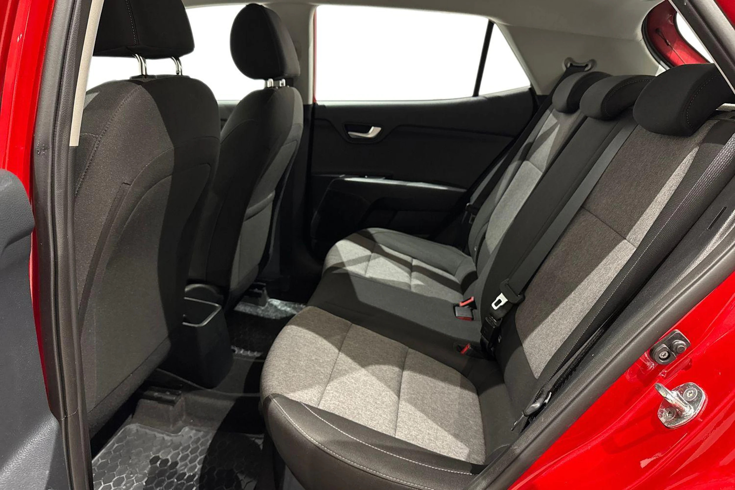 punainen Kia Stonic 2021 kuva 8.