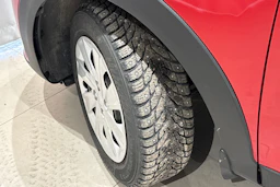 punainen Kia Stonic 2021 kuva 10.