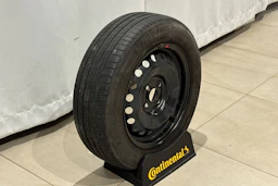 punainen Kia Stonic 2021 kuva 11.