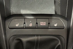 punainen Kia Stonic 2021 kuva 20.