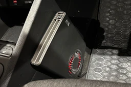 punainen Kia Stonic 2021 kuva 21.