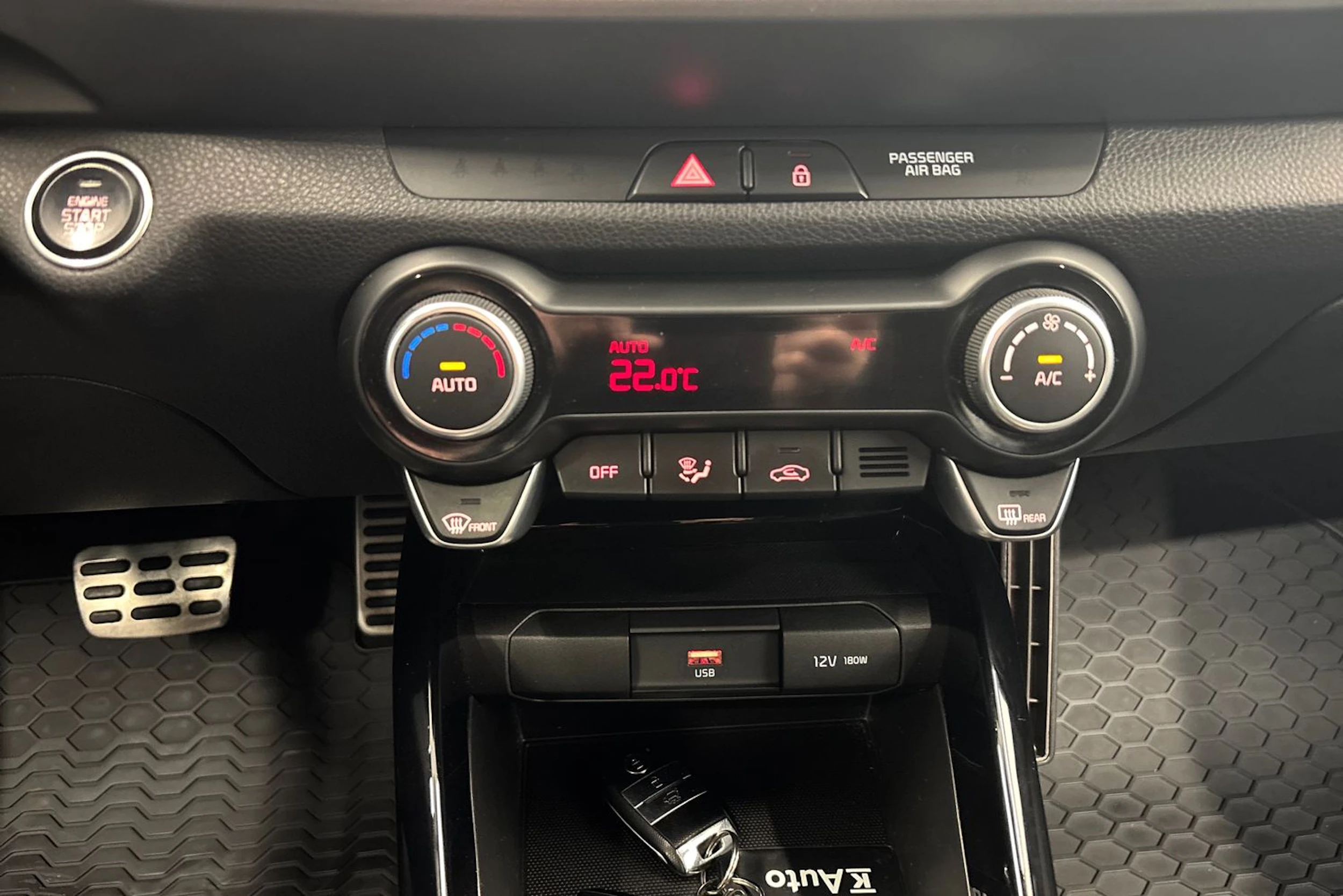 harmaa Kia Stonic 2021 kuva 21.