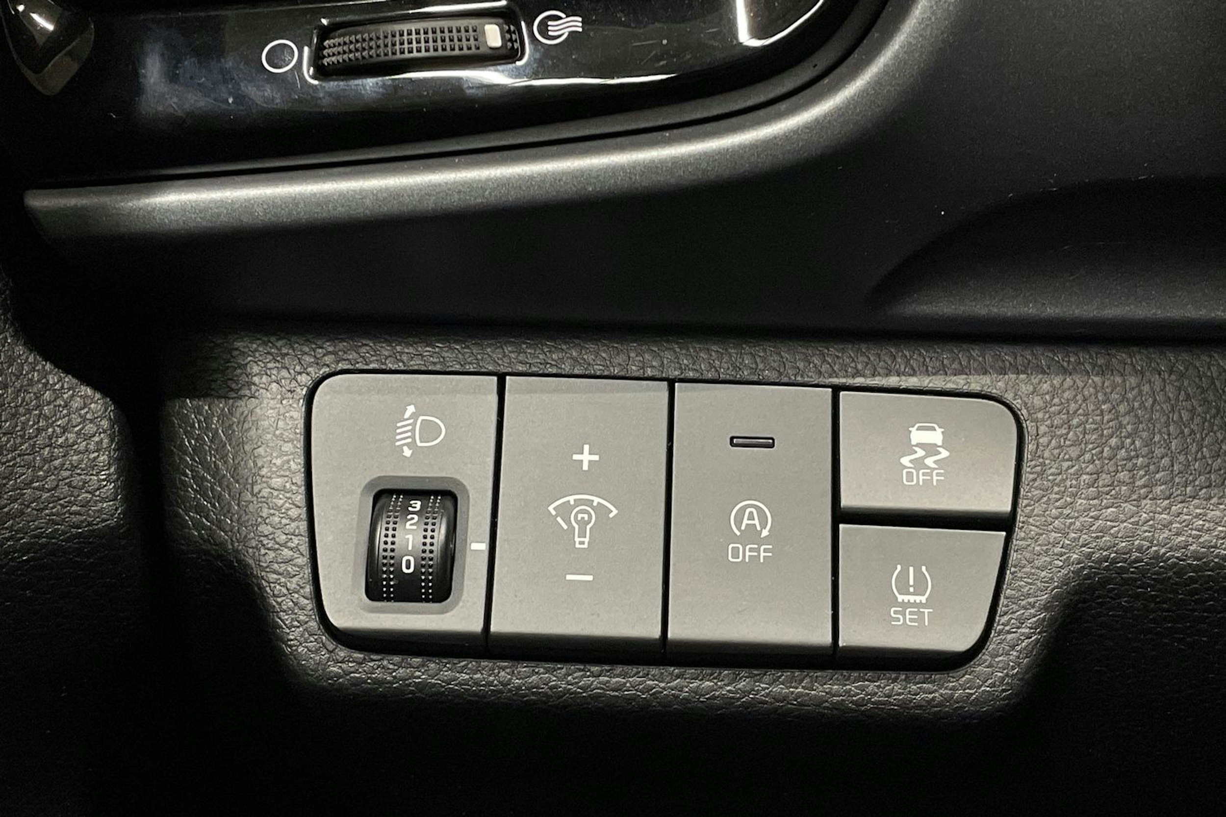 harmaa Kia Stonic 2021 kuva 24.